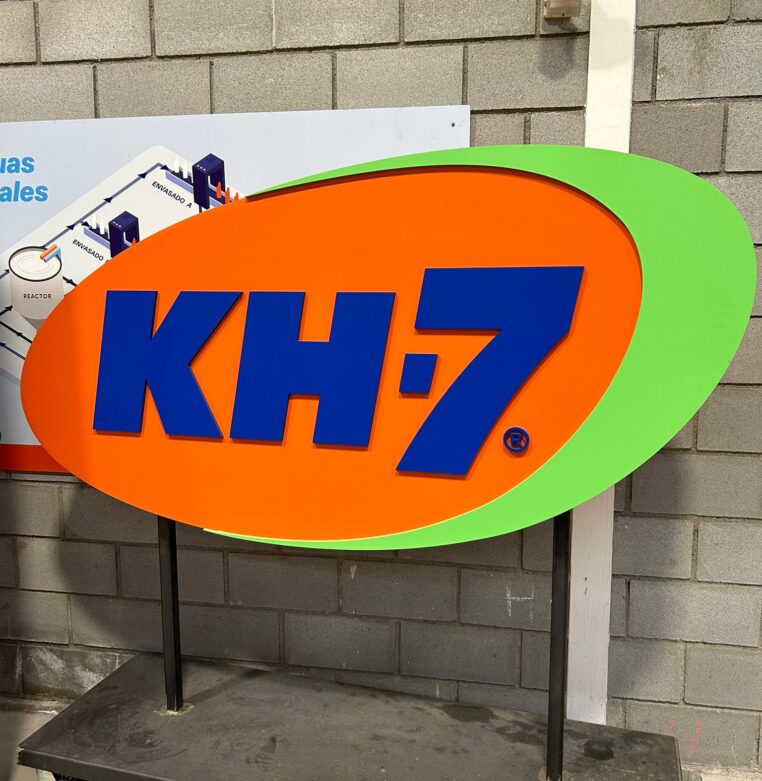 Visita a KH7